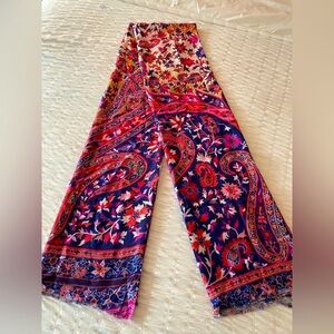 Women’s multi color long scarf/shawl with a beautiful design